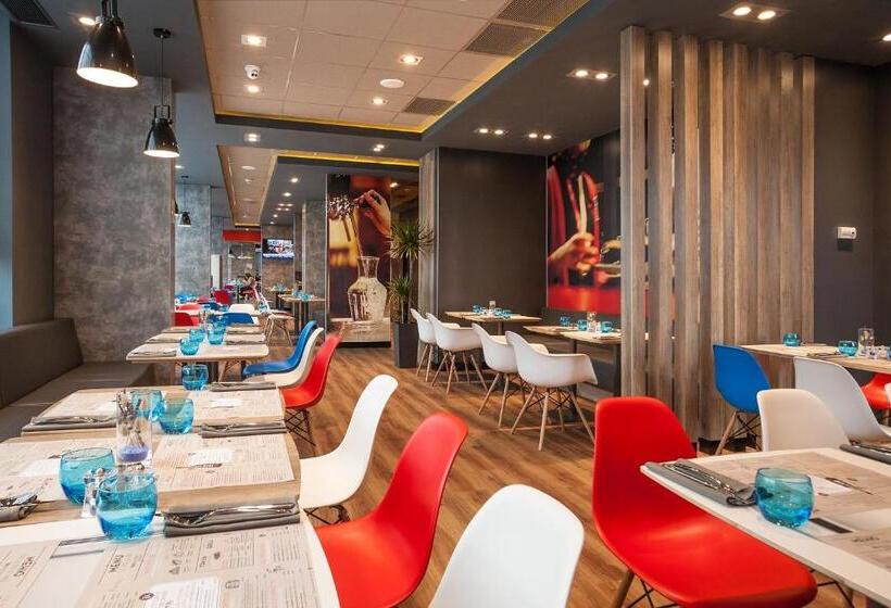 هتل Ibis Kyiv Railway Station