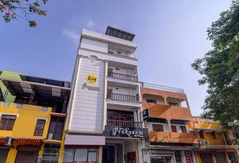 Itsy Hotels Prakasam Residency