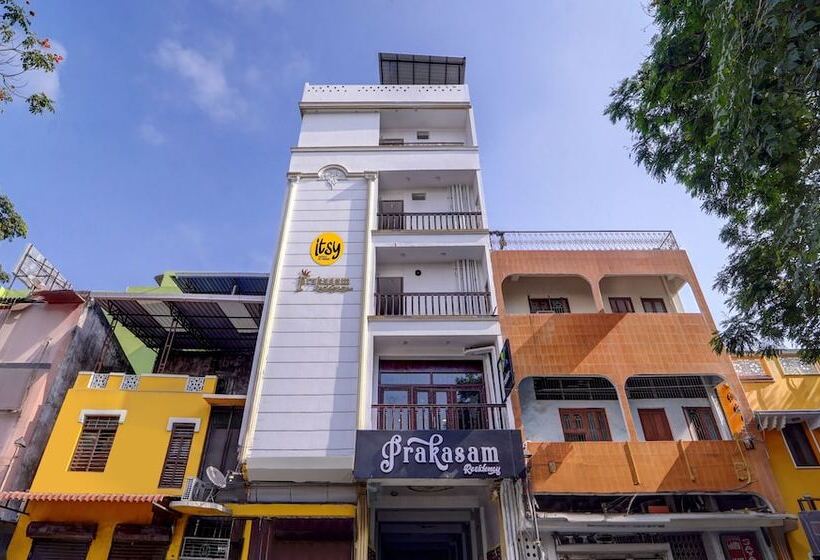Itsy Hotels Prakasam Residency