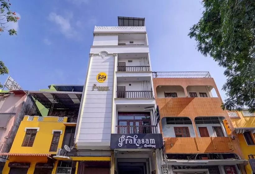Itsy Hotels Prakasam Residency