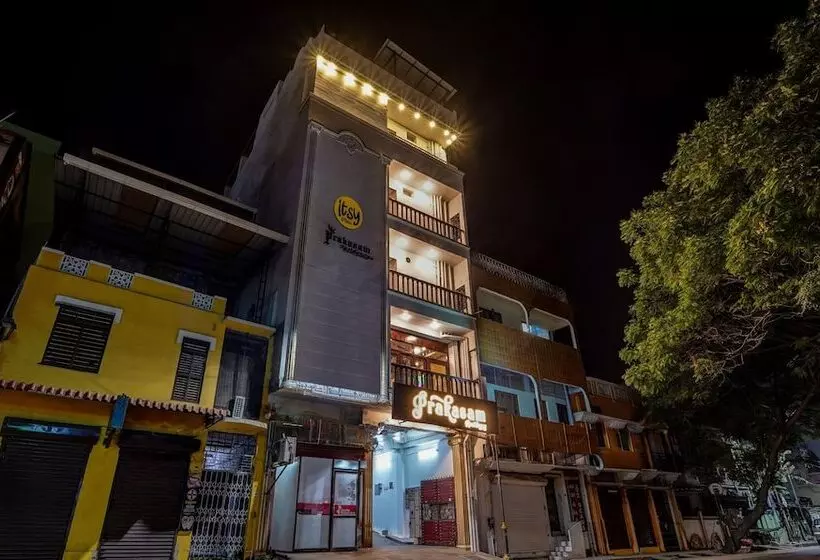 Itsy Hotels Prakasam Residency