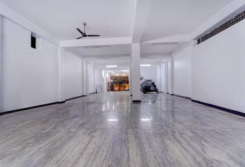 Itsy Hotels Prakasam Residency