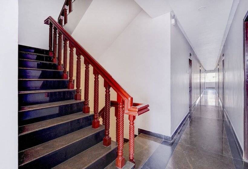 Itsy Hotels Prakasam Residency