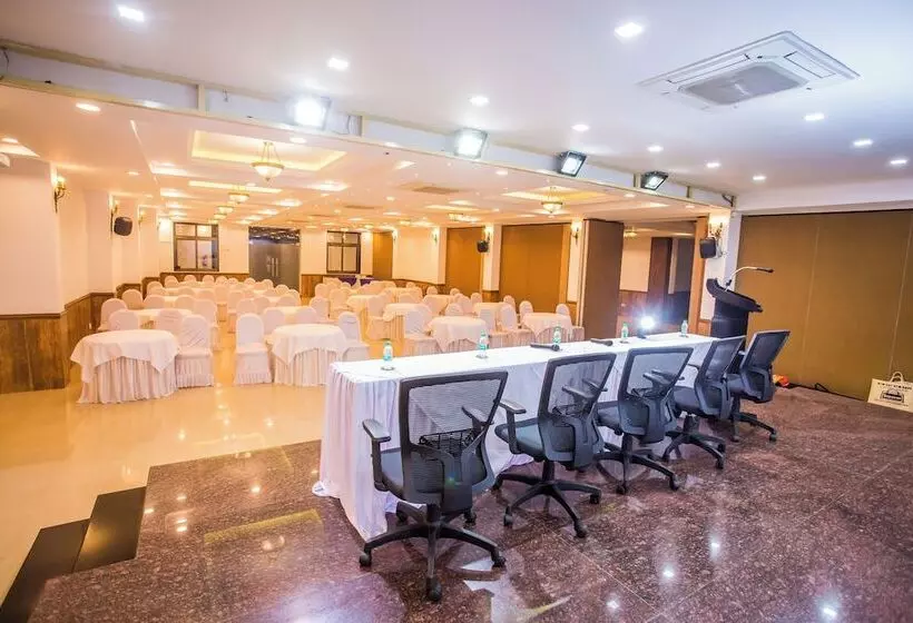 Hotelli Menino Executive