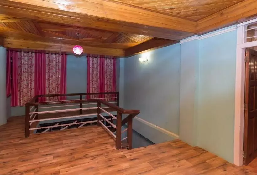 Hotelli Oyo 10831 Balaji Guest House