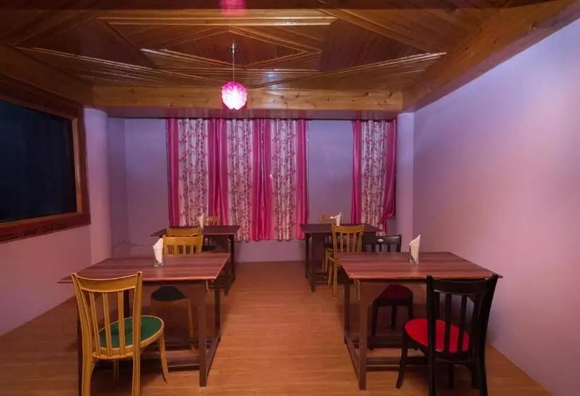 Hotelli Oyo 10831 Balaji Guest House