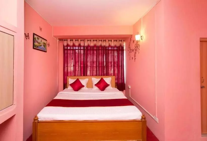 Hotelli Oyo 10831 Balaji Guest House