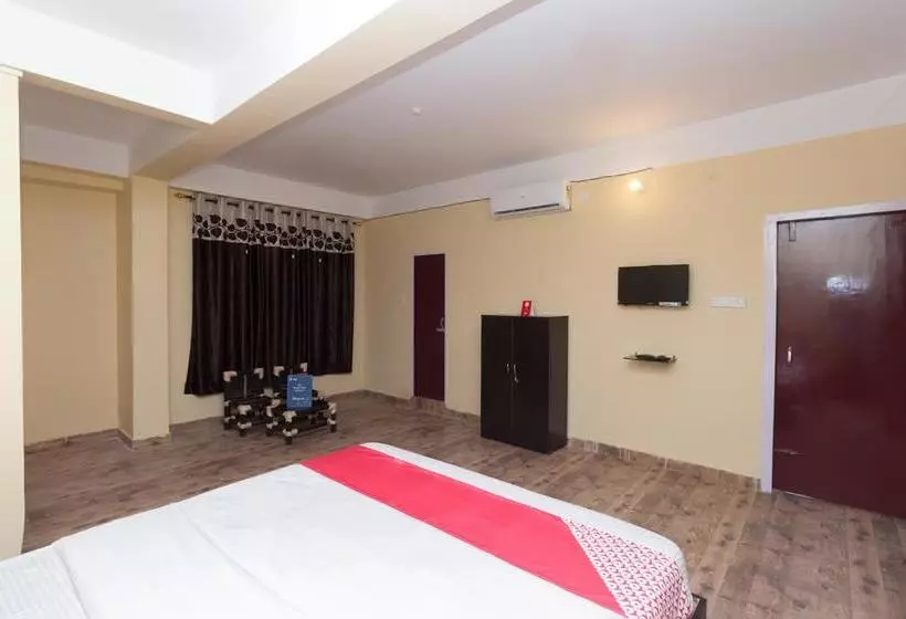 ホテル Oyo 11062 Victoria Guest House