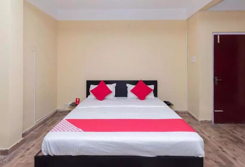 ホテル Oyo 11062 Victoria Guest House