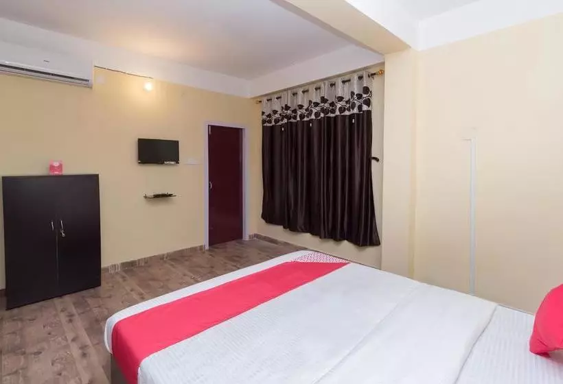ホテル Oyo 11062 Victoria Guest House