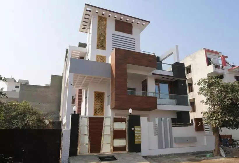 Oyo 11046 Hotel Surya Inn 2