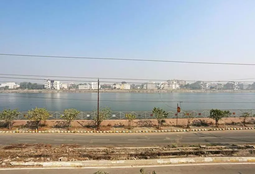 Oyo 11046 Hotel Surya Inn 2