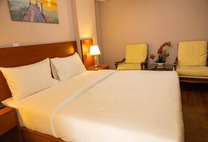 Отель Three 888