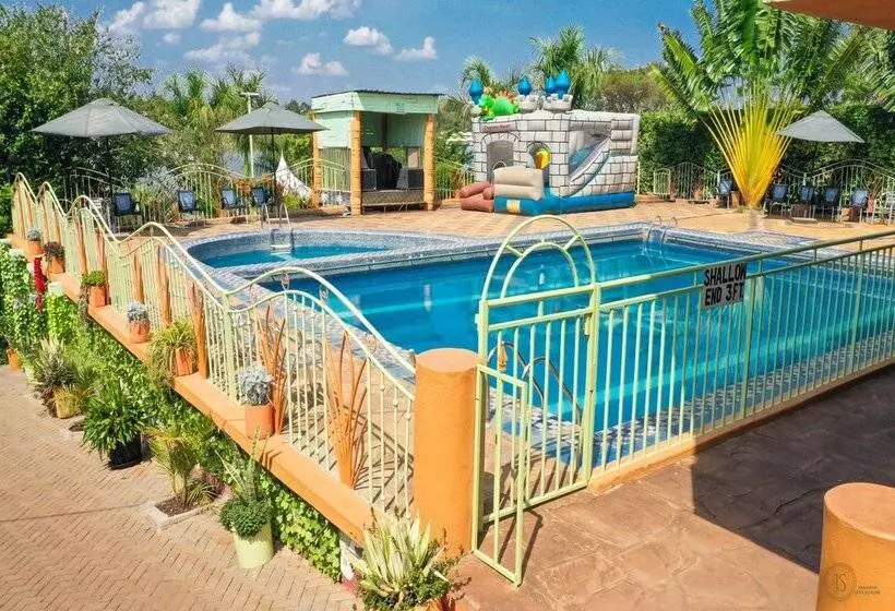 Flo garden Resort