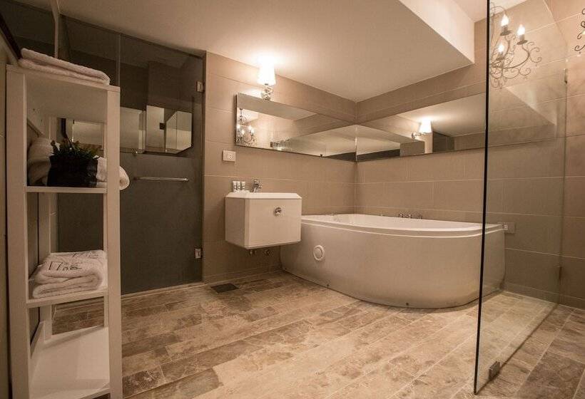 هتل Four Seasons Halat