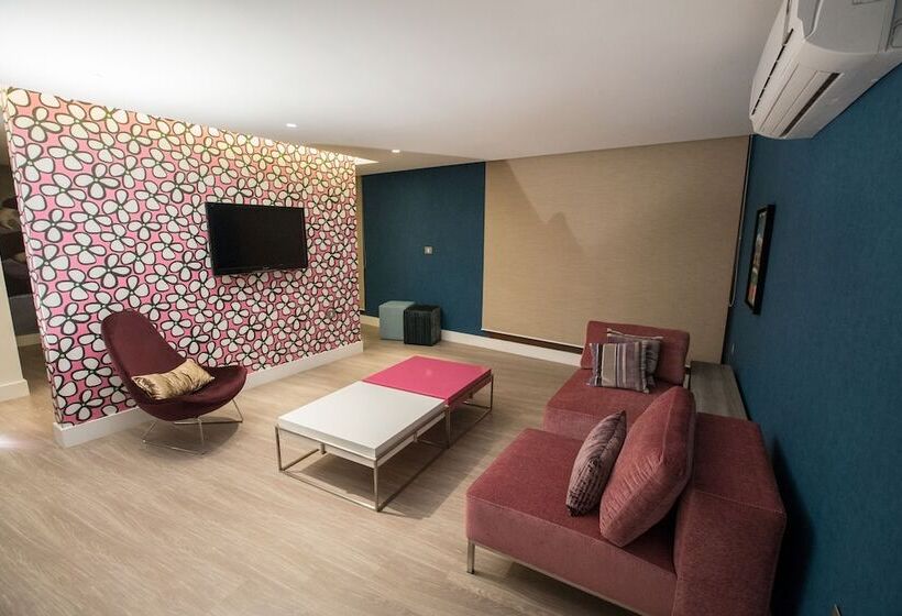 هتل Four Seasons Halat