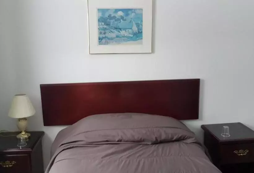 ユースホステル Domaine St Viateur