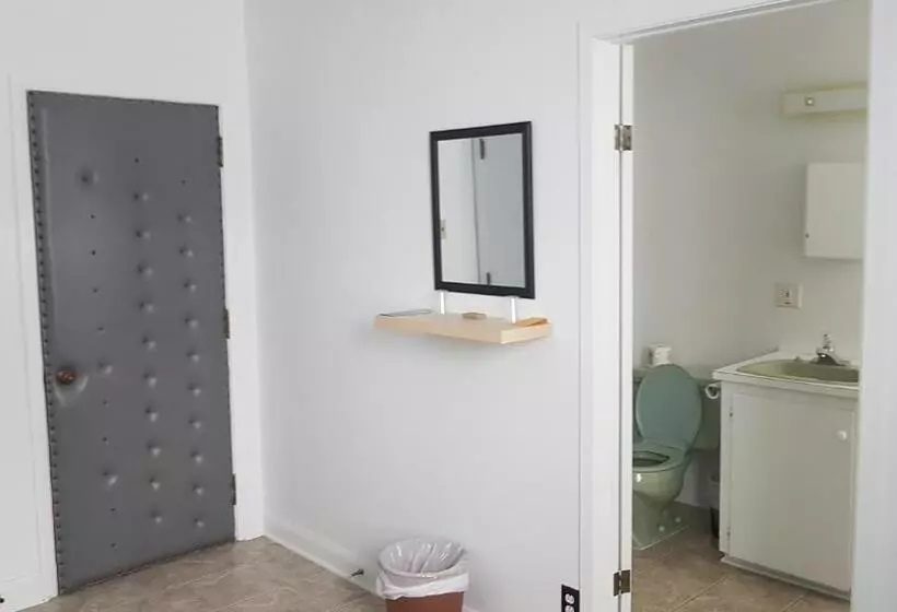 ユースホステル Domaine St Viateur