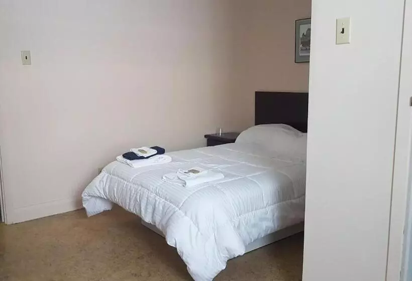 ユースホステル Domaine St Viateur