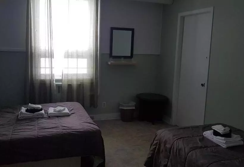 ユースホステル Domaine St Viateur