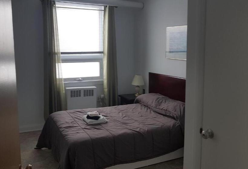 هاستل Domaine St Viateur