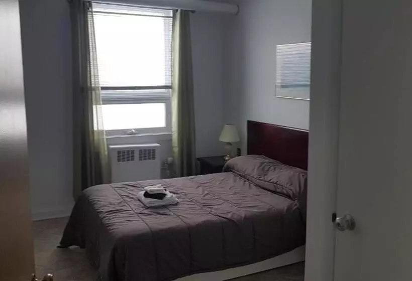 ユースホステル Domaine St Viateur