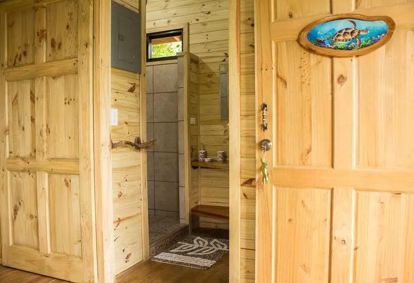 تختخواب و صبحانه Forest Lodge