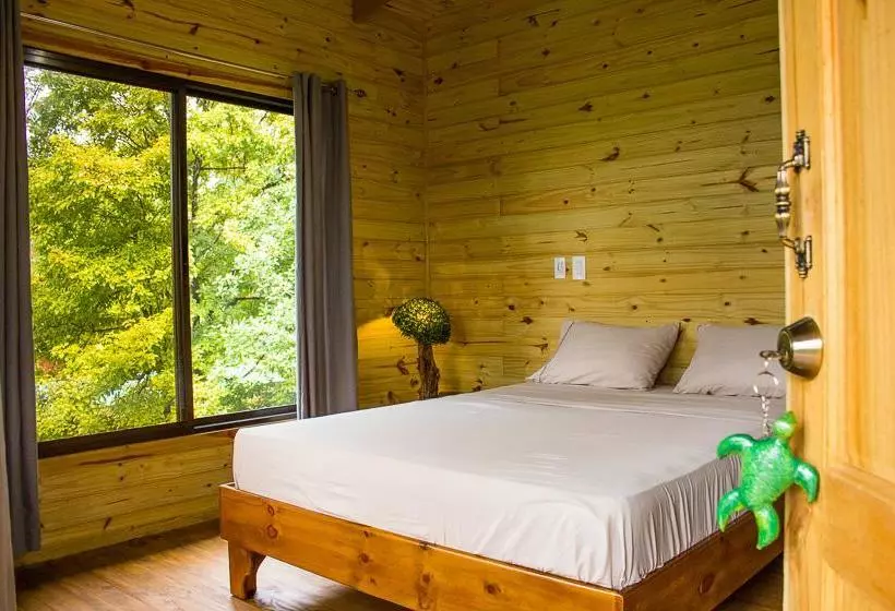تختخواب و صبحانه Forest Lodge