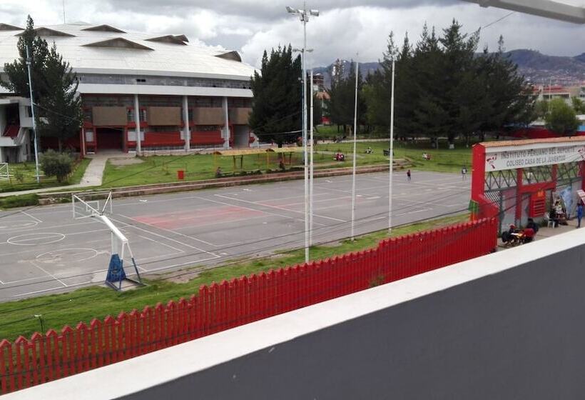 تختخواب و صبحانه Hermoza House