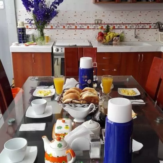 تختخواب و صبحانه Hermoza House