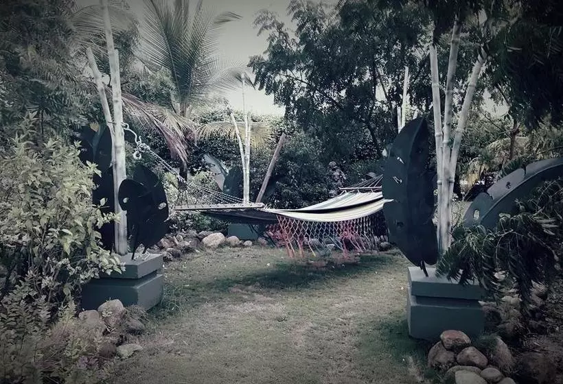 ベッドアンドブレックファースト Pink Palace Panama