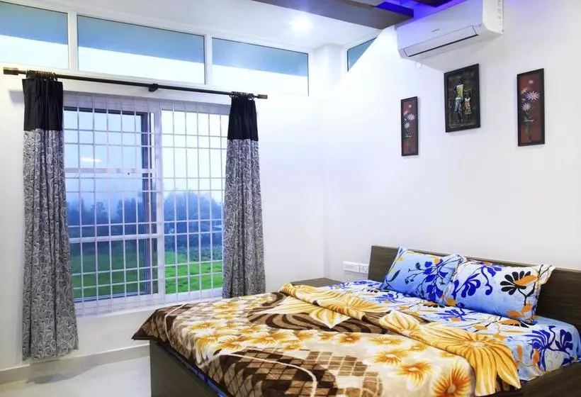 Hotelli Gb Castle Guesthouse  Yelagiri