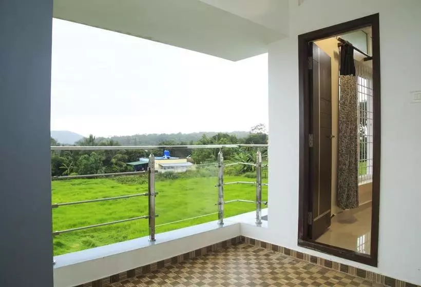 Hotelli Gb Castle Guesthouse  Yelagiri