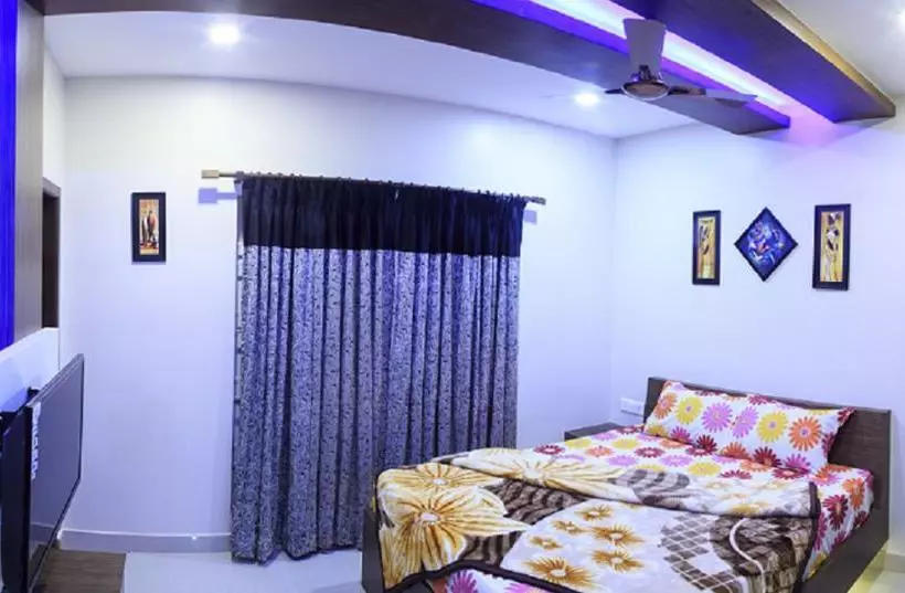 Hotelli Gb Castle Guesthouse  Yelagiri