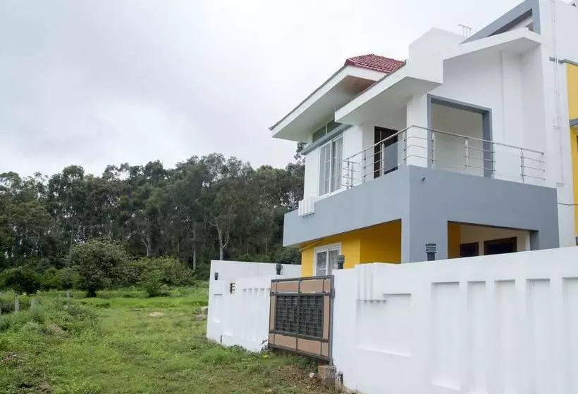 Hotelli Gb Castle Guesthouse  Yelagiri