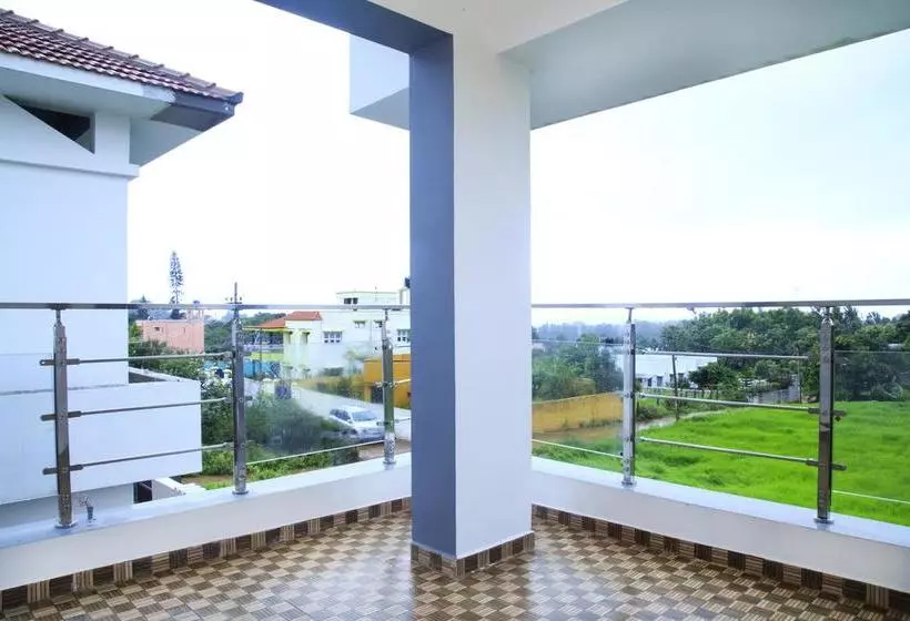 Hotelli Gb Castle Guesthouse  Yelagiri