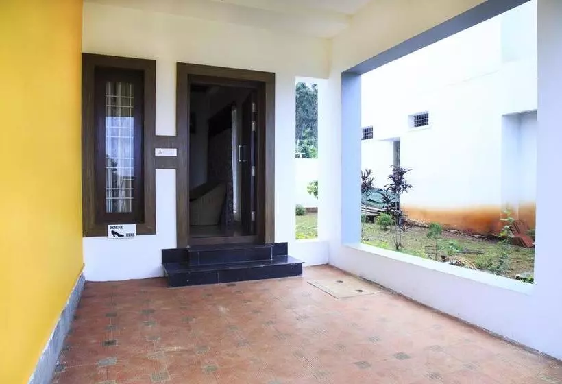 Hotelli Gb Castle Guesthouse  Yelagiri