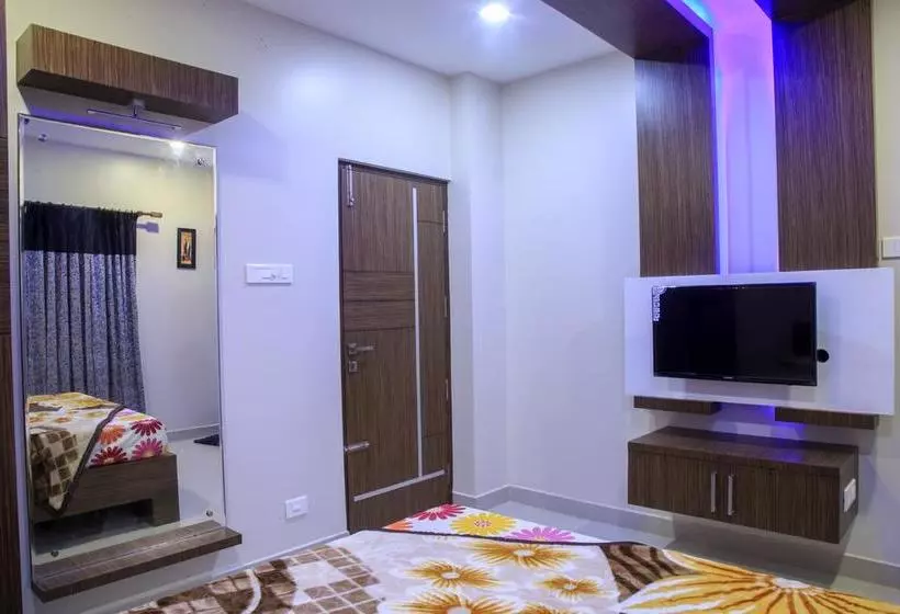Hotelli Gb Castle Guesthouse  Yelagiri
