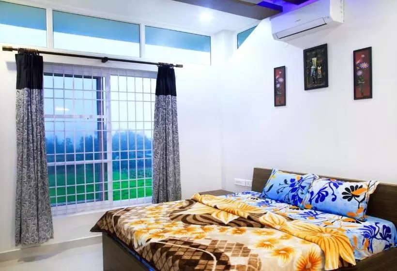 Hotelli Gb Castle Guesthouse  Yelagiri