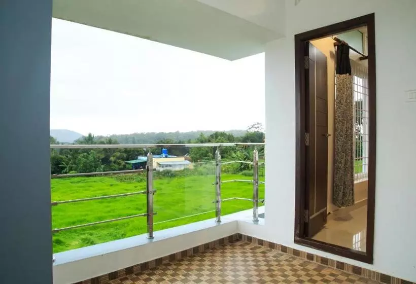 Hotelli Gb Castle Guesthouse  Yelagiri