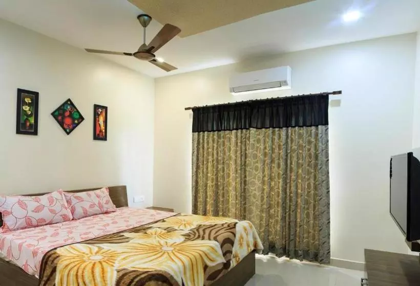 Hotelli Gb Castle Guesthouse  Yelagiri