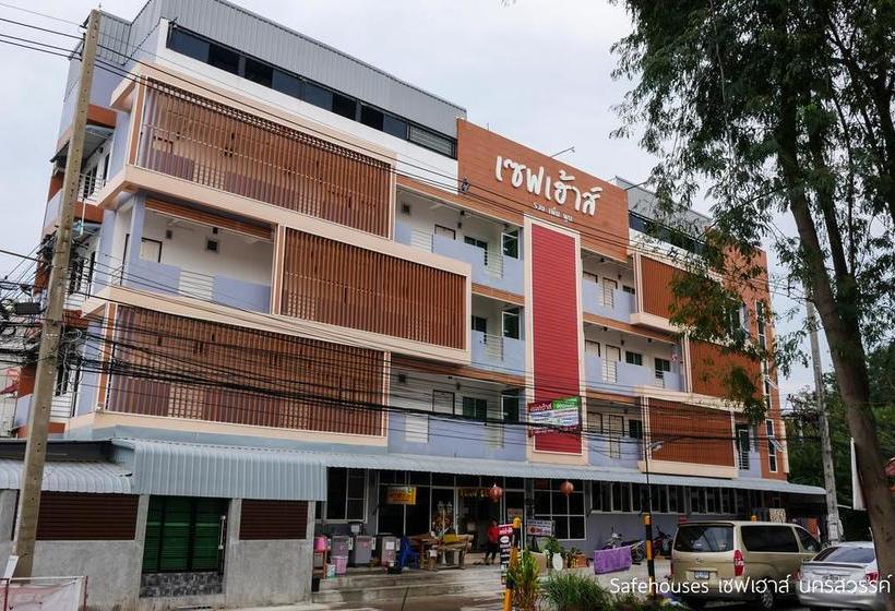 בית מלון כפרי Safehouses Nakhonsawan