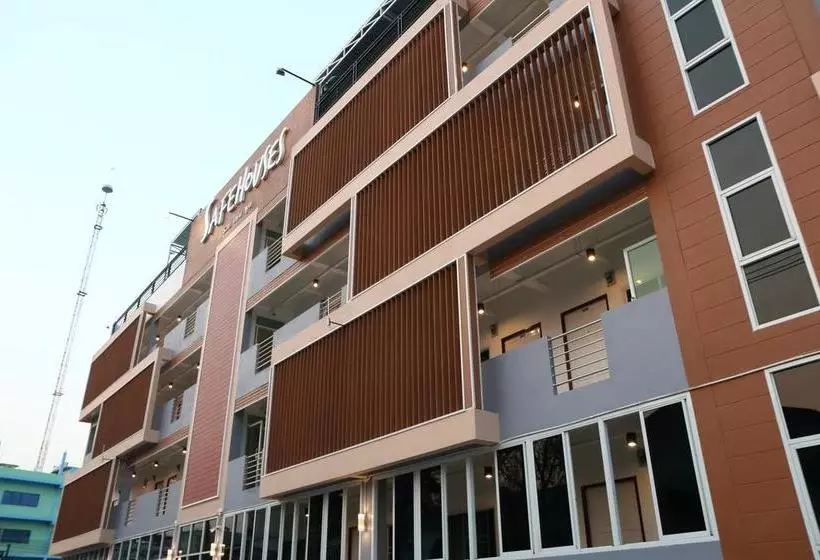 هتل Safehouses Nakhonsawan