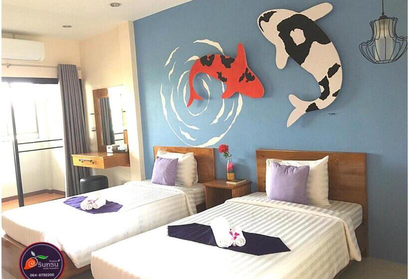 ホテル Warintorn Court