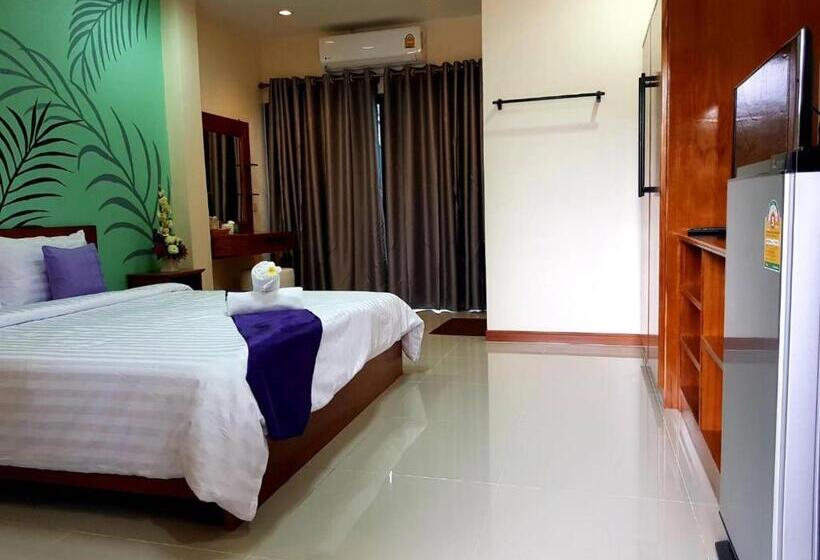 ホテル Warintorn Court