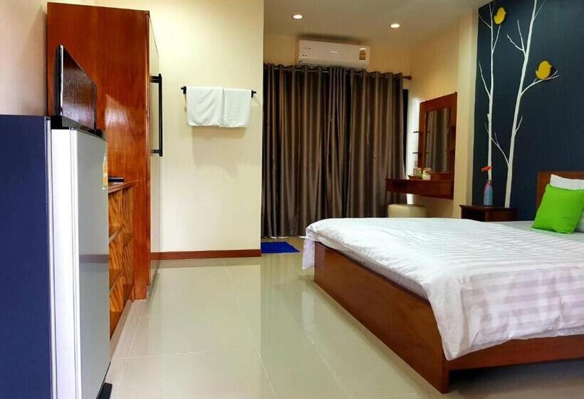 ホテル Warintorn Court