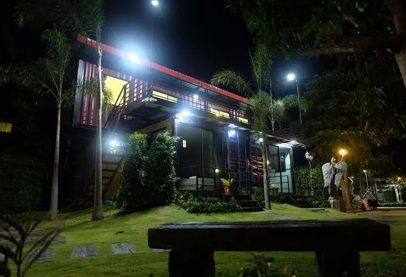 リゾートホテル Beach Box At Pran