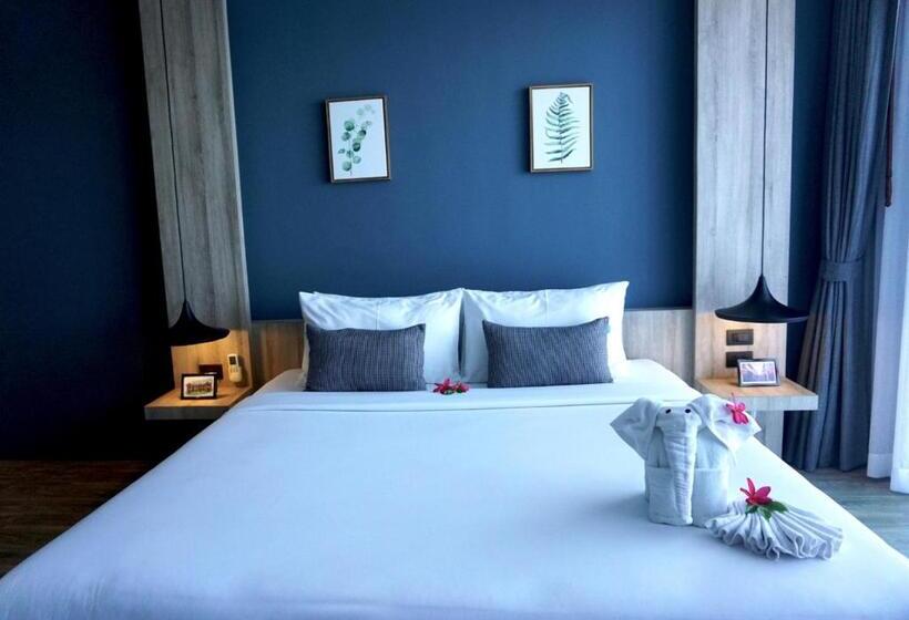 استراحتگاه The Lake Chalong Hotel Sha Plus