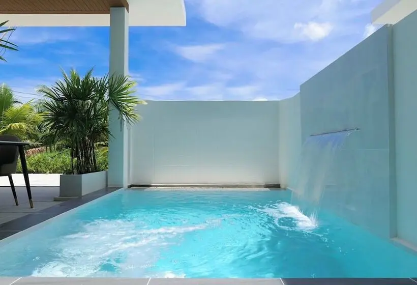 ホテル Narinsaya Pool Villas