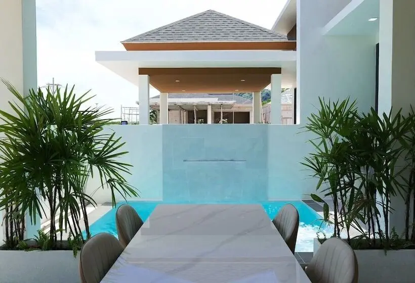 ホテル Narinsaya Pool Villas